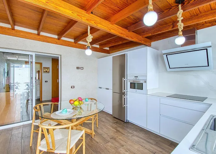 El Refugio De Aitana By Homestaygranacanaria